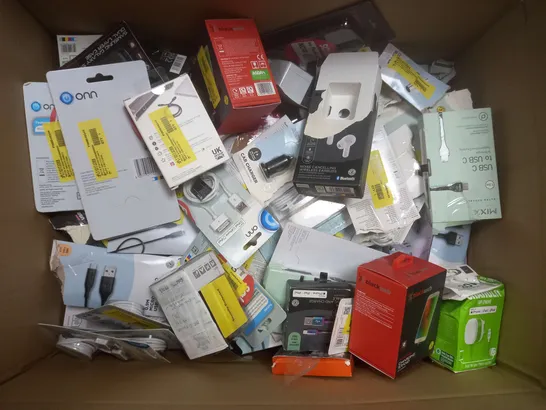 BOX OF APPROX. 50 ELECTRICAL ITEMS TO INCLUDE - USB CABLES - HDMI CABLE AND CHARGERS /