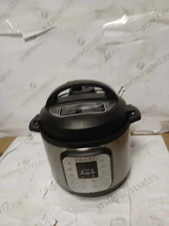 INSTANT POT DUO MINI PRESSURE COOKER