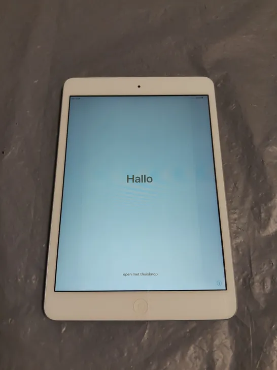 UNBOXED APPLE IPAD MINI 2 CELLULAR IN SILVER - A1490