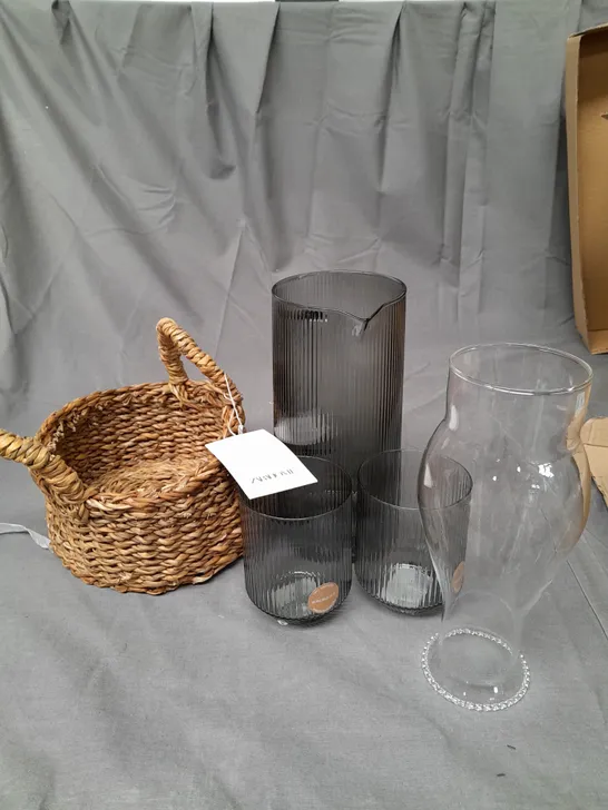 BOXED ASSORTED KITCHENWARE 