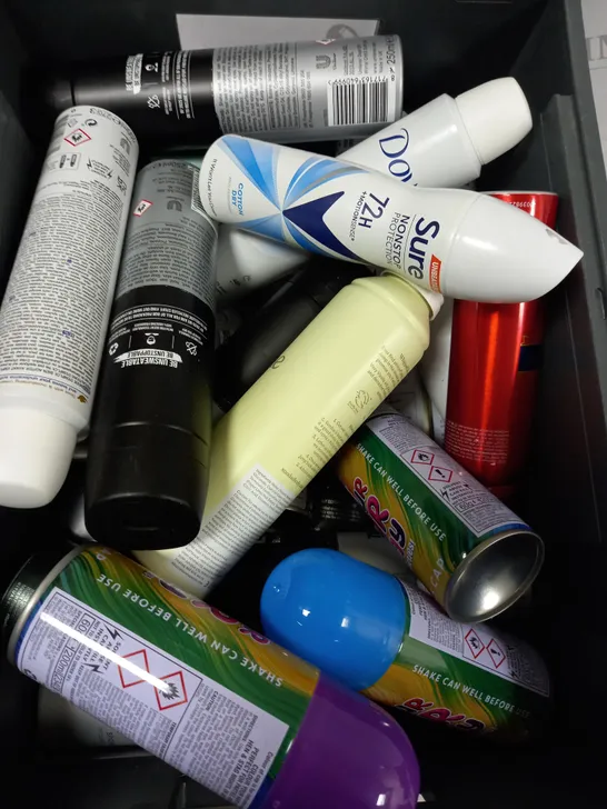 BOX OF APPROX 20 ASSORTED AEROSOLS TO INCLUDE OLD SPICE DEODERANT, HAIR COLOUR SPRAY, LYNX ETC - COLLECTION ONLY