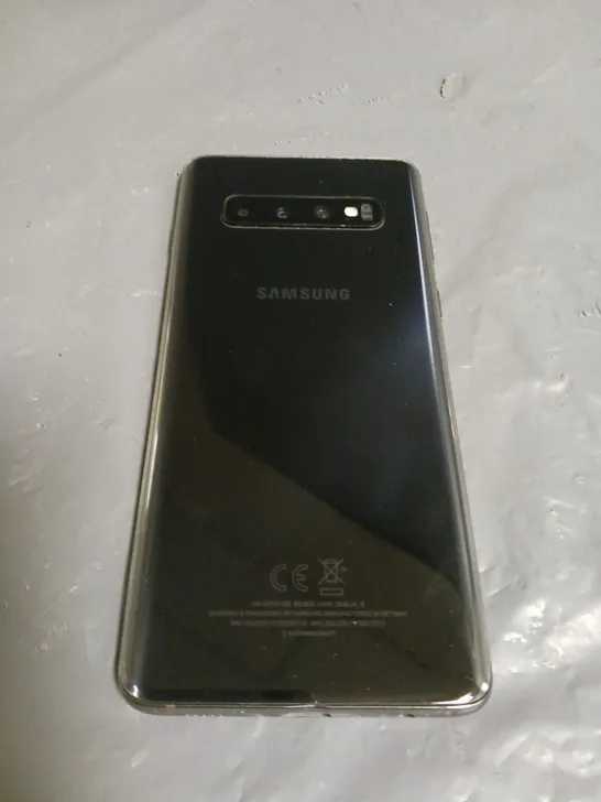 UNBOXED SAMSUNG GALAXY S10 MOBILE PHONE