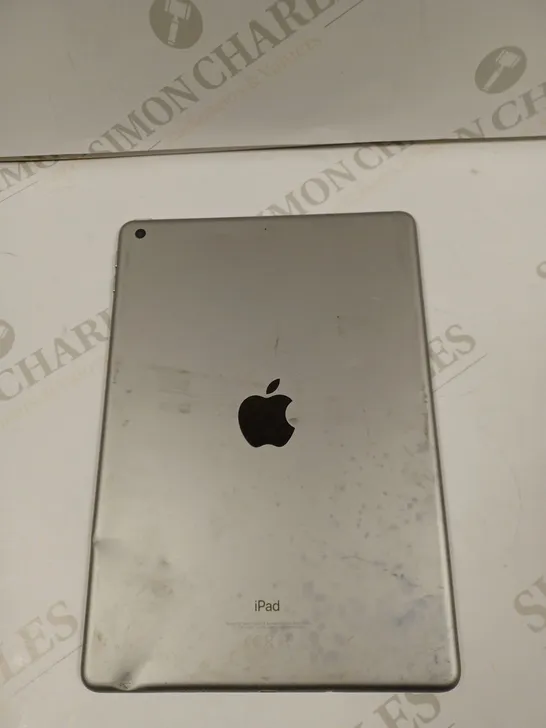 APPLE IPAD MODEL A1893 - GREY 