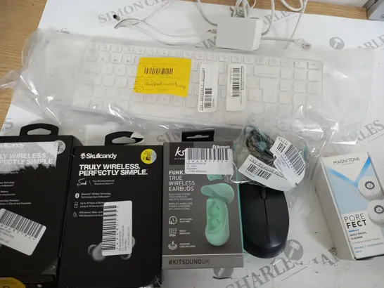 APPRROXIMETELY 7 ASSORTED ELECTRICAL ITEMS INCLUDING, SKULLCANDY WIRELESS EARPHONES, RAPOO KEYBOARD MOUSE COMBO