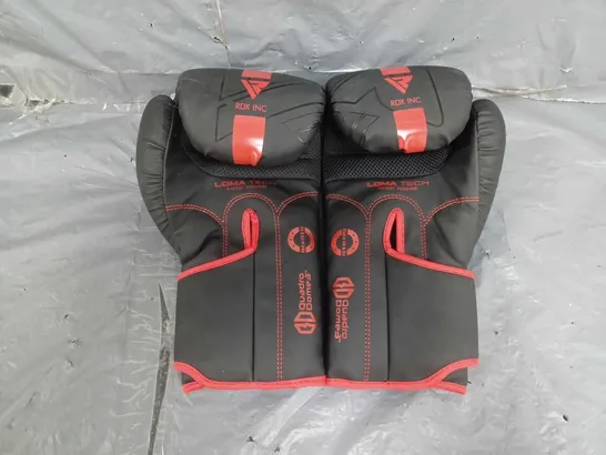 RDX QUADRO DOME 3 BOXING GLOVES IN BLACK/RED