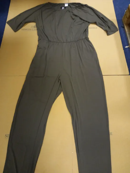 BRAND NEW KIM&CO KHAKI JUMPSUIT SIZE 3XL