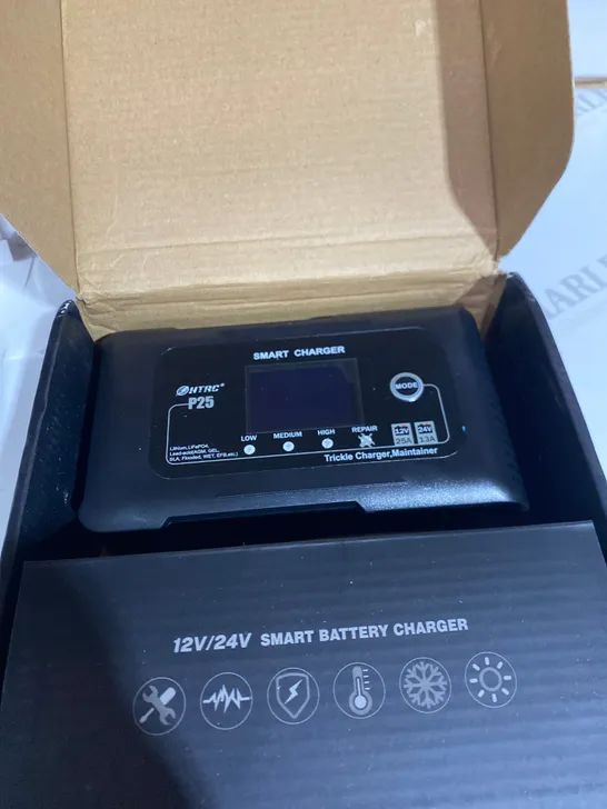 BOXED 25 AMP SMART CHARGER