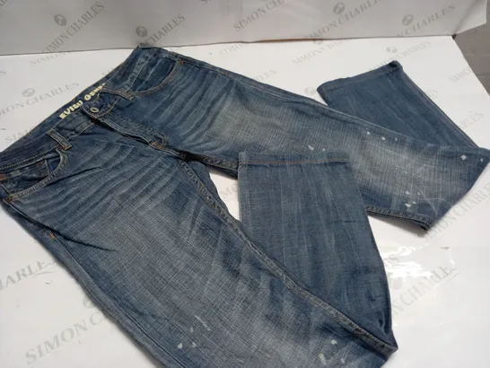 TRUE RELIGION JEANS - 32