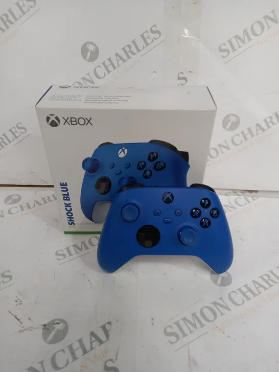 XBOX WIRELESS CONTROLLER IN SHOCK BLUE