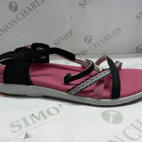 REGATTA LADY SANTA ROMA SANDALS SIZE 7