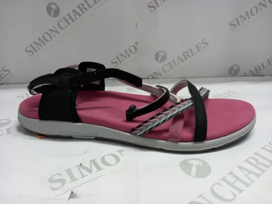 REGATTA LADY SANTA ROMA SANDALS SIZE 7