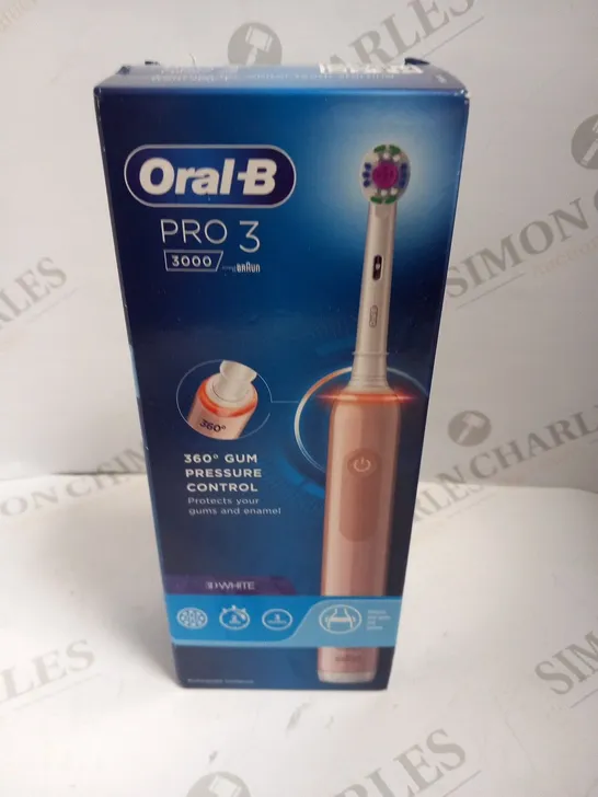 BOXED ORAL-B PRO 3 3000 TOOTHBRUSH