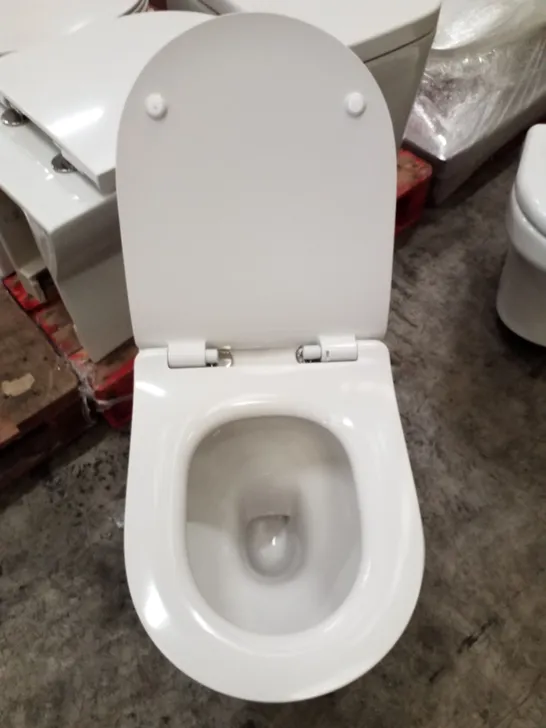 BRAND NEW TOILET PAN WITH SEAT