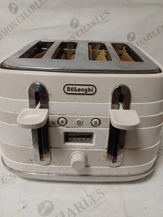 DE'LONGHI AVVOLTA 4-SLICE TOASTER - WHITE