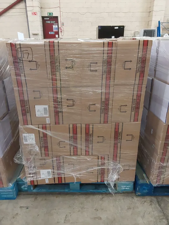 PALLET TO CONTAIN APPROX 48 BOXES OF BRAND NEW UNION JACK BEACH TOWELS - 9 TOWELS PER BOX // SIZE: APPROX 71 X 152cm // COMBINED RRP £2,376.00