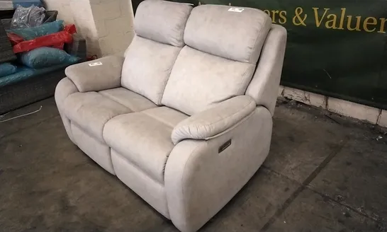 QUALITY BRITISH DESIGNED & MANUFACTURED G PLAN KINGSBURY 2 SEATER POWER RECLINER STINGRAY PLATINUM SUEDE SOFA