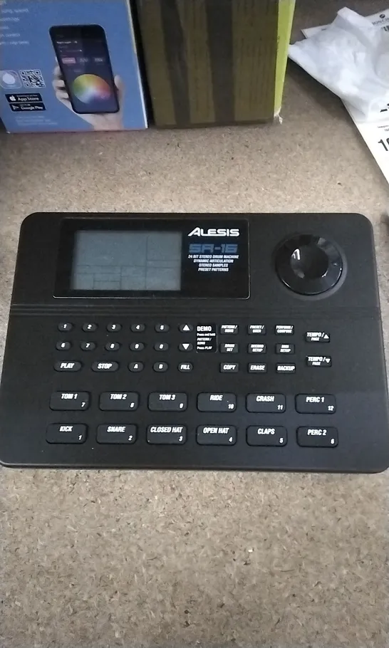 ALESIS SR-16 - STUDIO-GRADE STANDALONE CLASSIC DRUM MACHINE