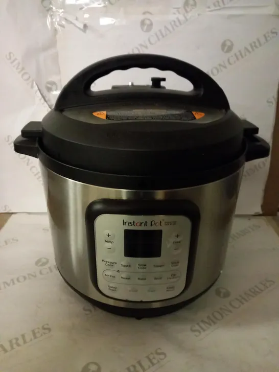 INSTANT POT DUO CRISP + AIR FRYER 8L MULTICOOKER