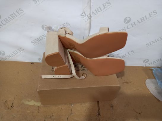 BOXED PAIR OF BOOHOO HIGH HEELS SIZE 39