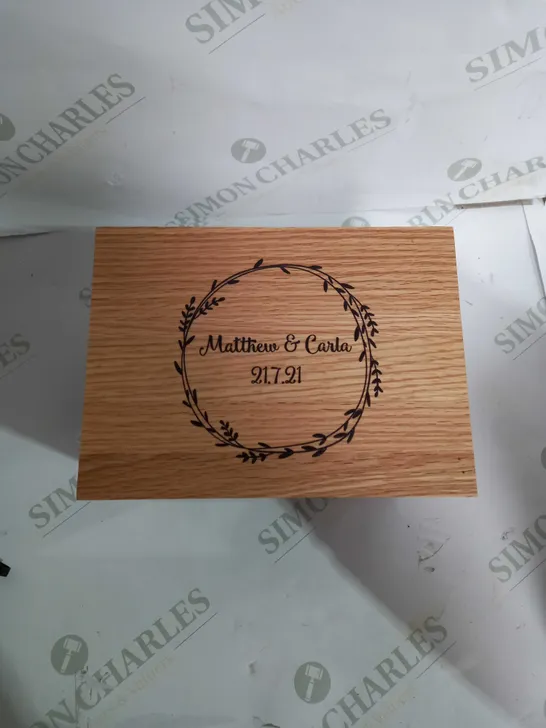 PERSONALISED COUPLES MIDI OAK PHOTO HOLDER