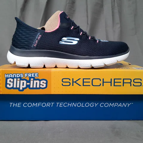 BOXED PAIR OF SKECHERS SLIP-INS SHOES IN NAVY UK SIZE 5