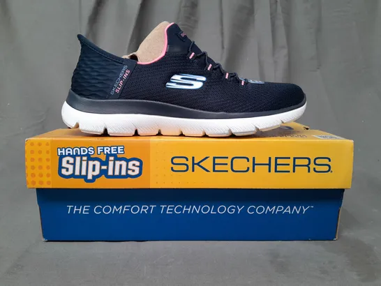 BOXED PAIR OF SKECHERS SLIP-INS SHOES IN NAVY UK SIZE 5