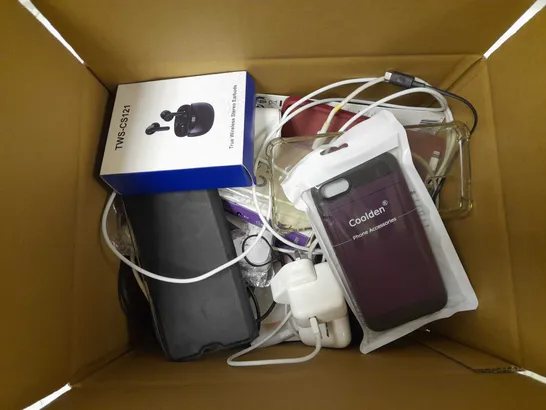 JOB LOT OF APPROX 15 ASSORTED ITEMS TO INCLUDE-PHONE CASES-EAR BUDS-LIGHTNING CABLES