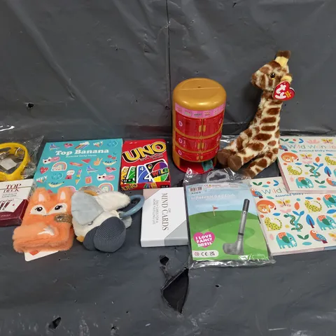 BOX OF ASSORTED TOYS AND GAMES TO INCLUDE TEDDIES, UNO AND CARD GAMES