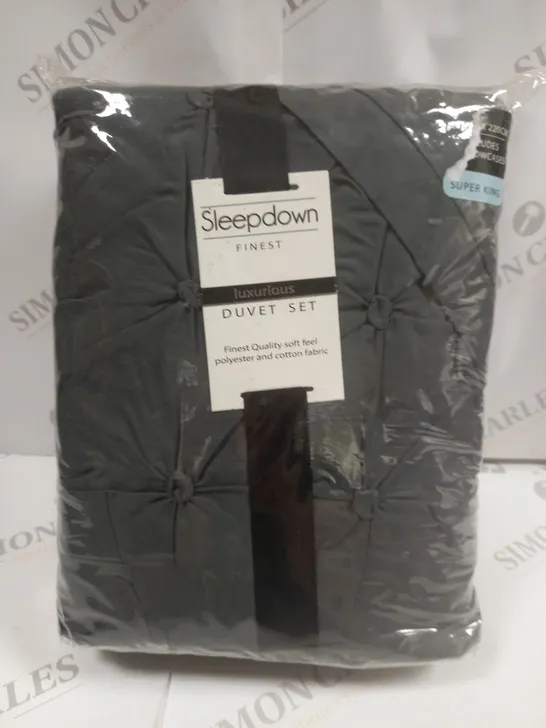 SLEEPDOWN RUCHED PLEAT CHARCOAL SUPER KING DUVET SET