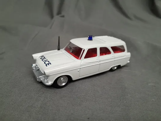 CORGI TOYS - FORD ZE[HYR MOTORWAY PATROL - 419