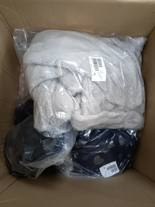 LARGE BOX OF APPROXIMATELY 15 CLOTHING ITEMS ALL IN DIFFRENT COLOURS AND SIZES 