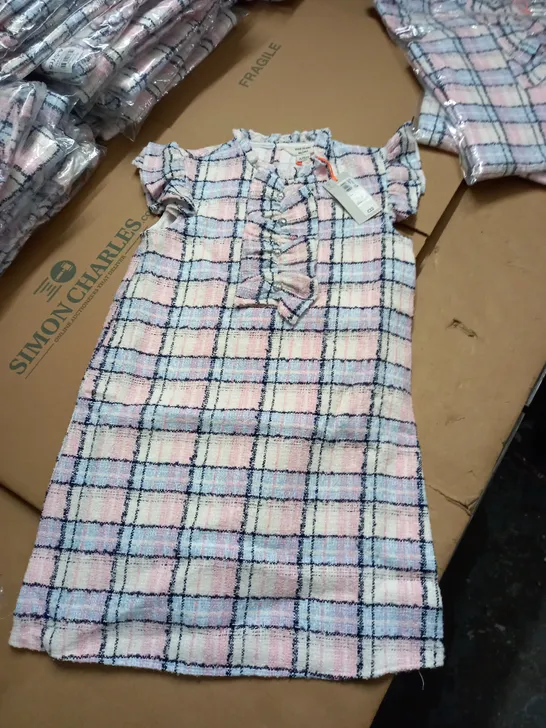 APPROX 3 LOTS OF RIVER ISLAND MINI GIRLS TEXTURED DRESS WITH 4 DIAMONTE DETAIL 4-5 YEARS