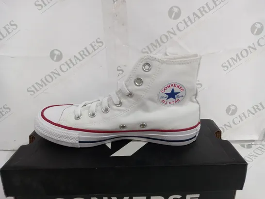 BOXED PAIR OF CONVERSE FOOTWEAR SIZE 4 