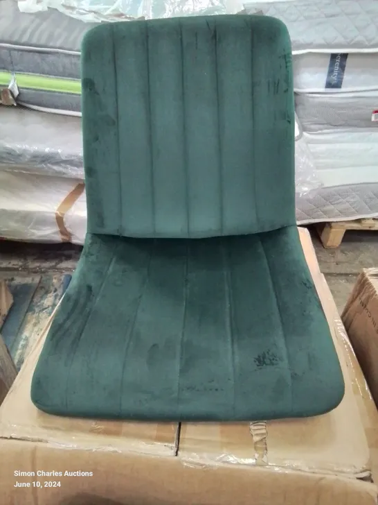 A BOXED PAIR OF DARK GREEN VELVET UPHOLSTERED SIDE/DINING CHAIRS