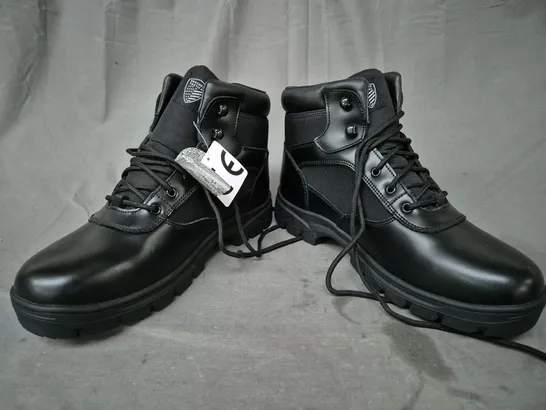 PAIR OF SKECHERS TACTICAL ANKLE BOOTS IN BLACK UK SIZE 11