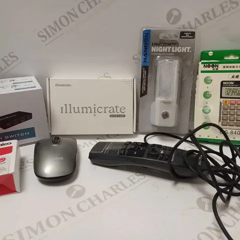 LOT OF APPROX 8 ASSORTED ELECTRICAL ITEMS TO INCLUDE MOUSE, PHILIPS MICROPHONE, CALCULATOR, ETC 