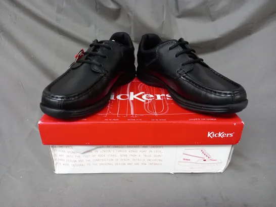 BOXED PAIR OF KICKERS LACE UP SHOES IN BLACK EU SIZE 36