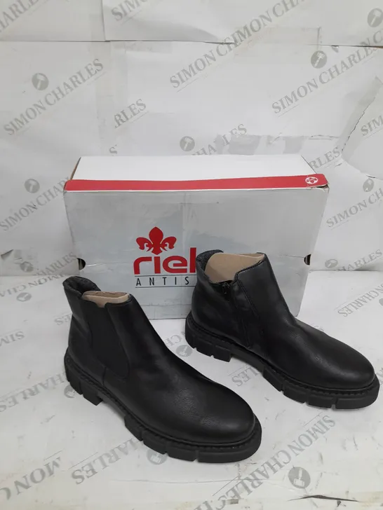 BOXED PAIR OF RIEKER CHUNKY ANKLE BOOTS IN BLACK UK SIZE 6.5