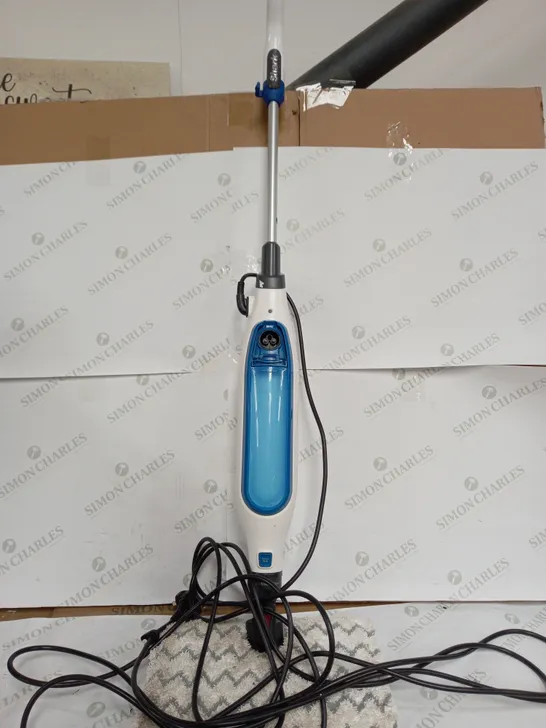 SHARK KLIK AND FLIP STEAM MOP