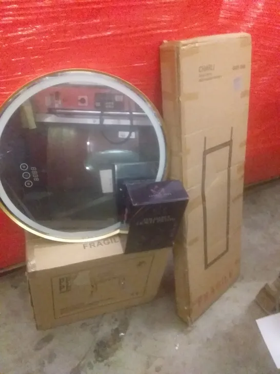 PALLET OF ASSORTED ITEMS INCLUDING DRESS MIRROR, CIRCLE MIRROR, BATH TRANSFER BENCH, TRAVEL PILLOW