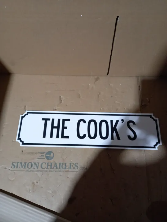 PERSONALISED VINTAGE ROAD SIGN