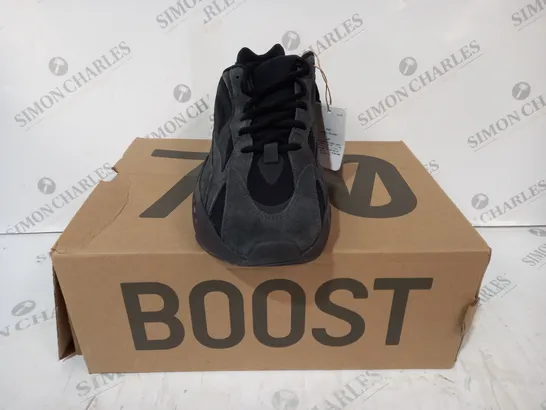 BOXED PAIR OF ADIDAS YEEZYBOOST 700 V2 SHOES IN BLACK/DARK GREY UK SIZE 12