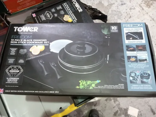 BOXED TOWER FREEDOM 13 PIECE BLACK DIAMOND NON STICK COOKWARE SET