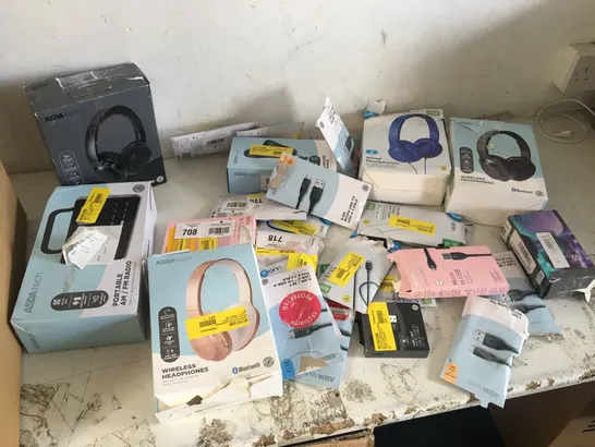 BOX OF ASSORTED CUSTOMER RETURNED ELECTRICALS TO INCLUDE: CABLES, HEADPHONES ETC