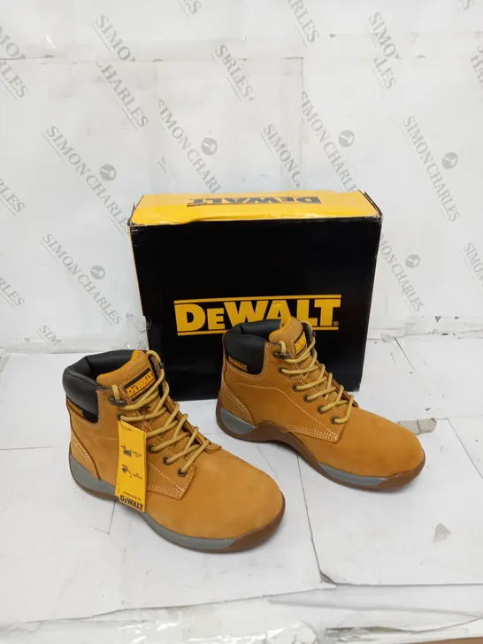 BOXED PAIR OF DEWALT STEEL TOE INDUSTRIAL BOOT SIZE UK 7