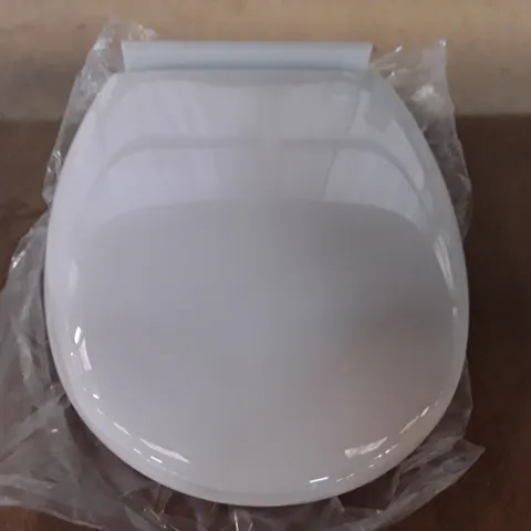 BOXED SOFT CLOSE ROUND STANDARD TOILET SEAT