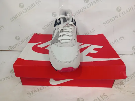 BOXED PAIR OF NIKE AIR PEGASUS '89 SHOES IN WHITE/GREY/BLACK/RED UK SIZE 8.5