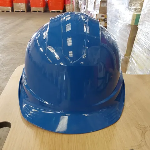 PALLET OF: HARD HATS, EAR DEFENDERS, SAFETY GOGGLES 