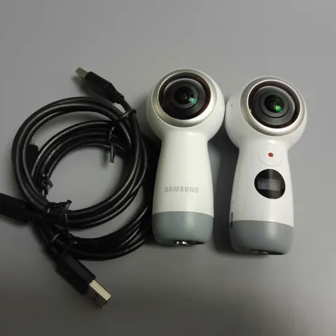 PAIR OF UNBOXED SAMSUNG CAMERAS