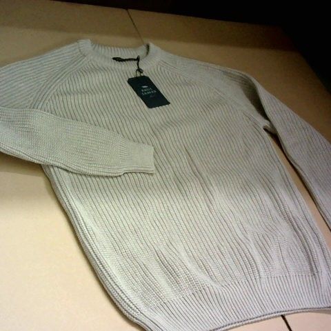 PAUL JAMES KNITTED CREW NECK JUMPER IN NATURAL - M